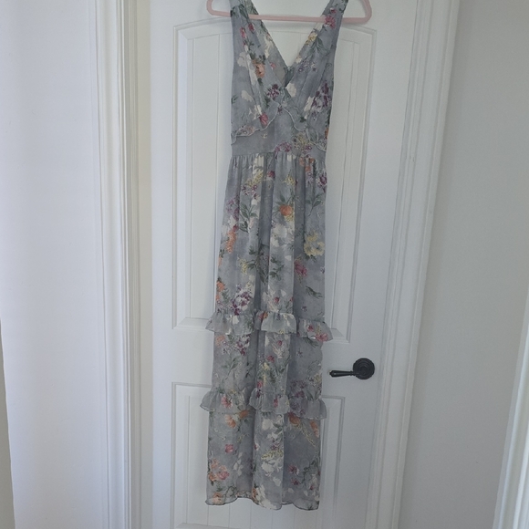 En Creme Floral Dress - Picture 2 of 8